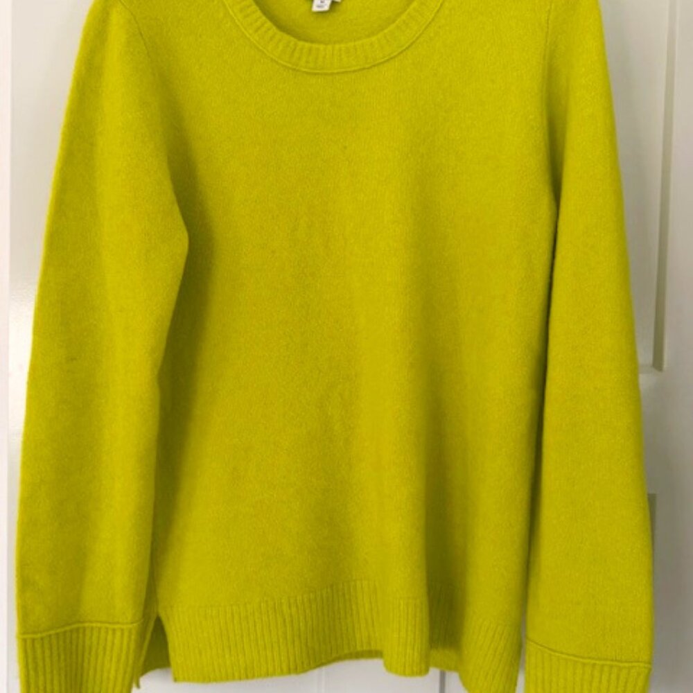 New (tag not attached) J Crew Chartreuse oversize Wool blend pullover, size M